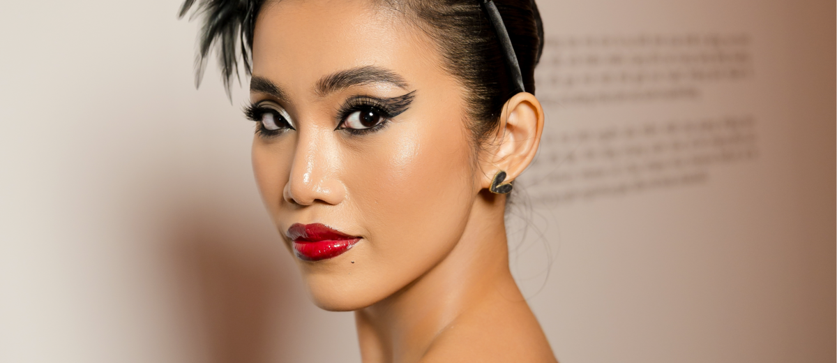 Mình là Cổ Ngân - Beauty Blogger, Makeup Artist và Nhà sáng tạo nội dung. 