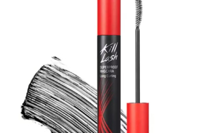 ￼Mascara Clio chuốt mi dài và dày, cong mi chống thấm nước lâu trôi