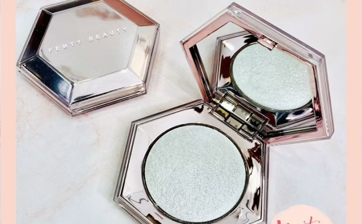 ￼Highlight FENTY BEAUTY DIAMOND BOMB 