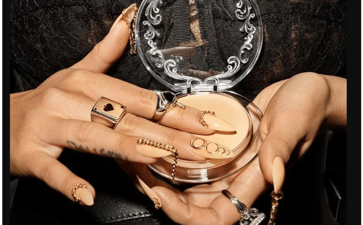 Kat Von D Good Apple Skin-Perfecting Foundation Balm 10g